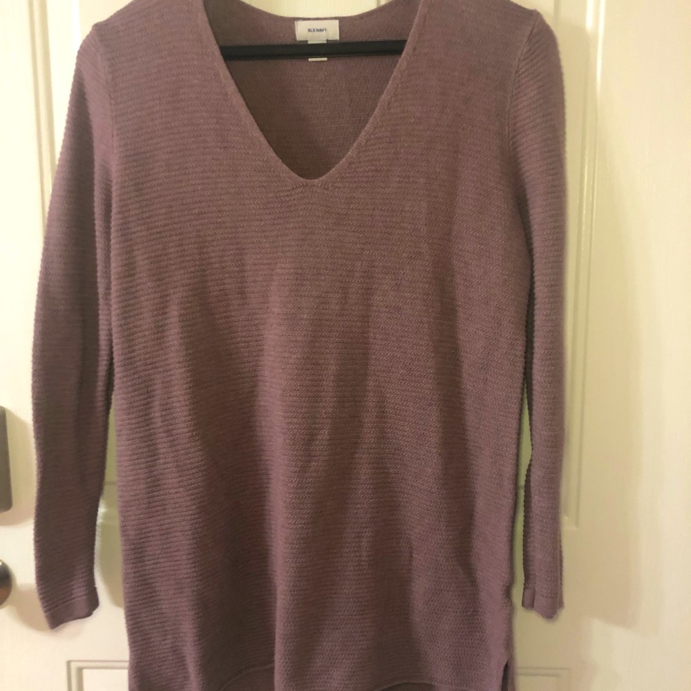 Mauve V-neck Old Navy sweater